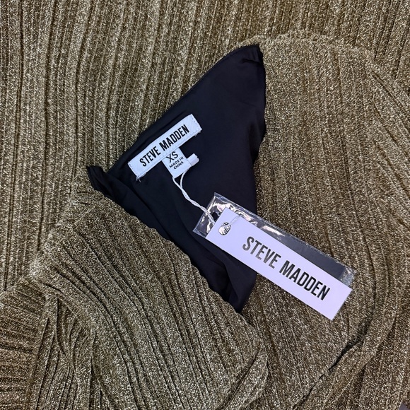 Steve Madden Gold Crinkle Metallic Long Sleeve Midi Dress - Picture 6 of 6